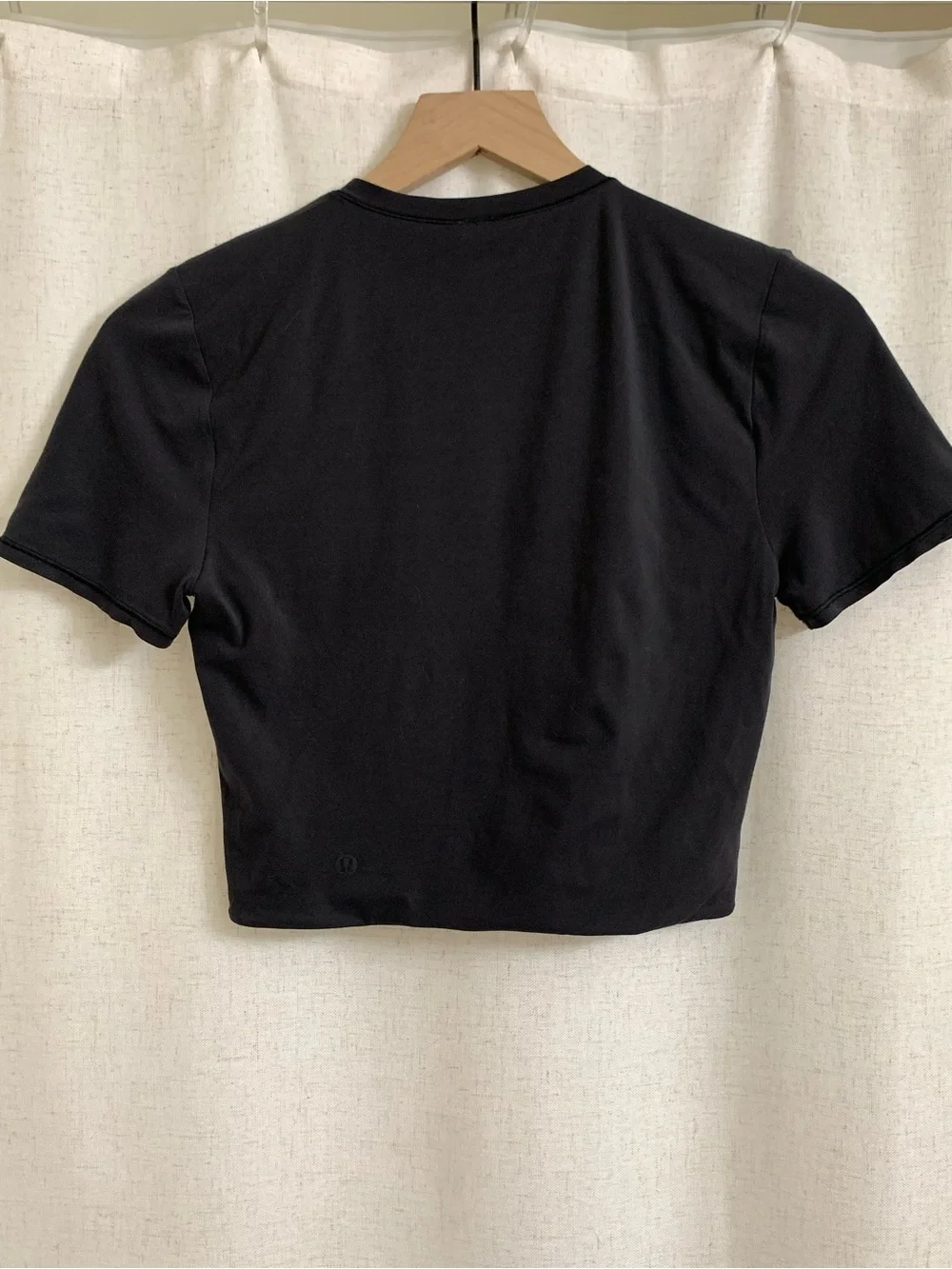 lululemon athletica Wunder Most Black Crewneck Crop Top Size Medium